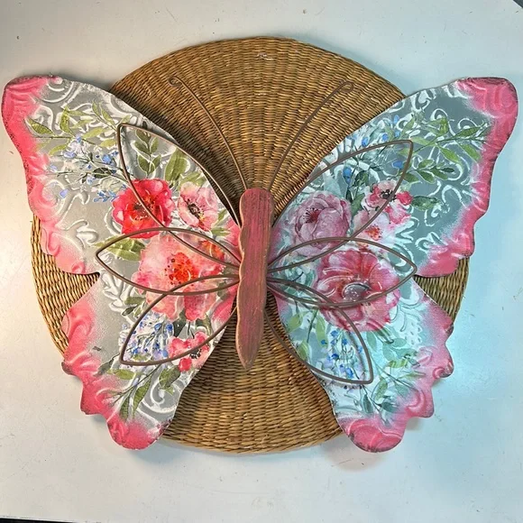 Beautiful Colorful Farmhouse Metal Butterfly Decor - Picture 1 of 10